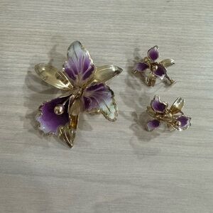 Elegant Vtg Purple and Gold Enamel Orchid Floral Brooch & Earring Set